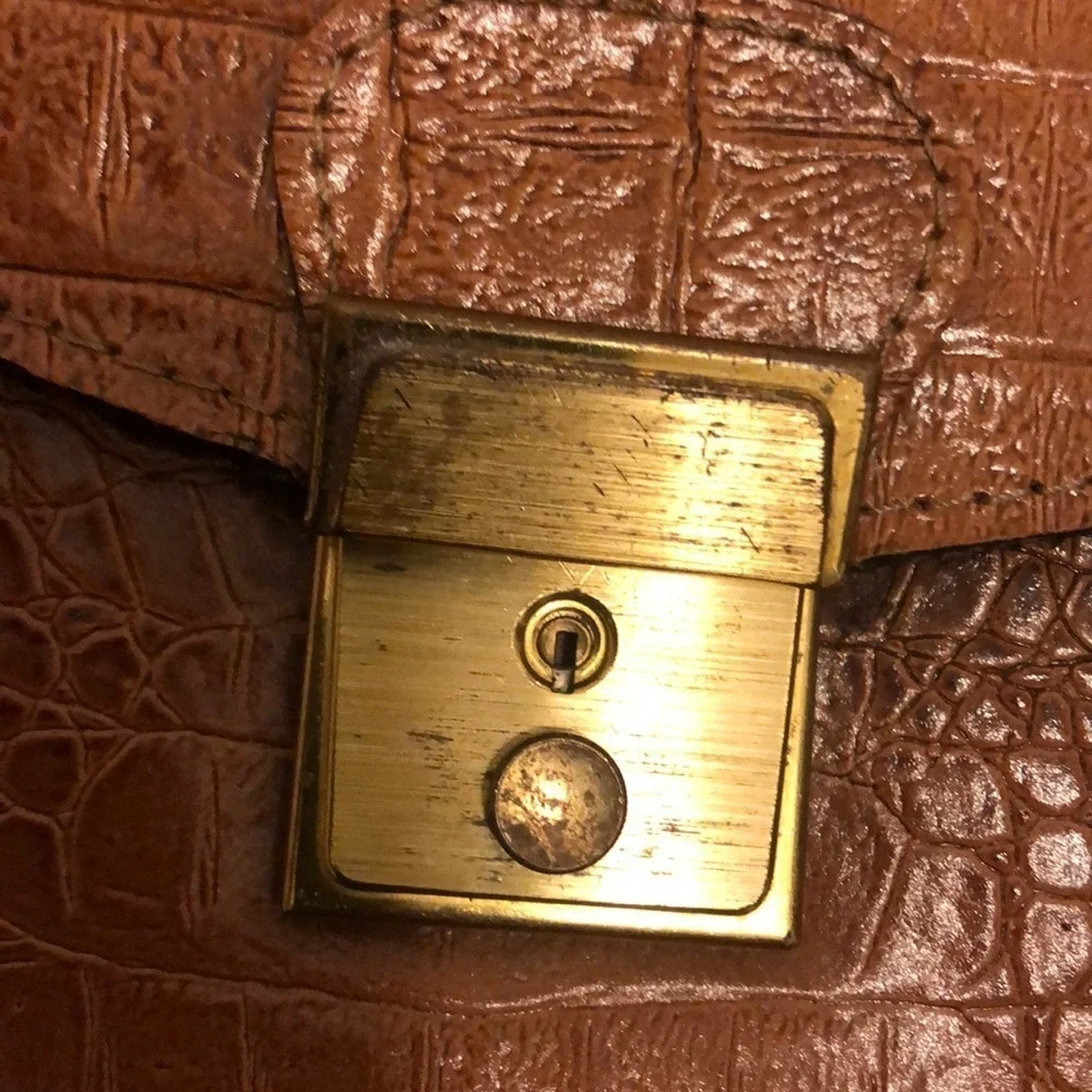 Briefcase Vintage - Looks like Croc!​ - Picture 9 of 13